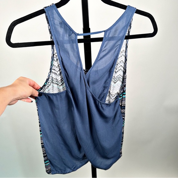 KIRRA Open Back Tank - Picture 3 of 4